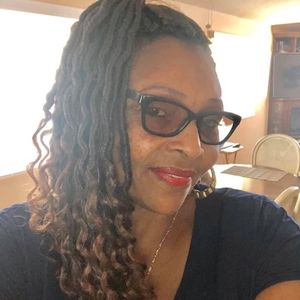 Meet your Posher, Dorcas